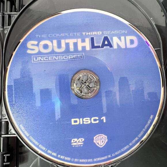 Southland: The Complete 2nd 3rd 4th and 5th Seasons Uncensored DVD Set Used - Picture 4 of 10
